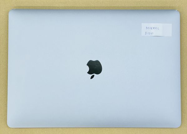Macbook A1990 Display pulled